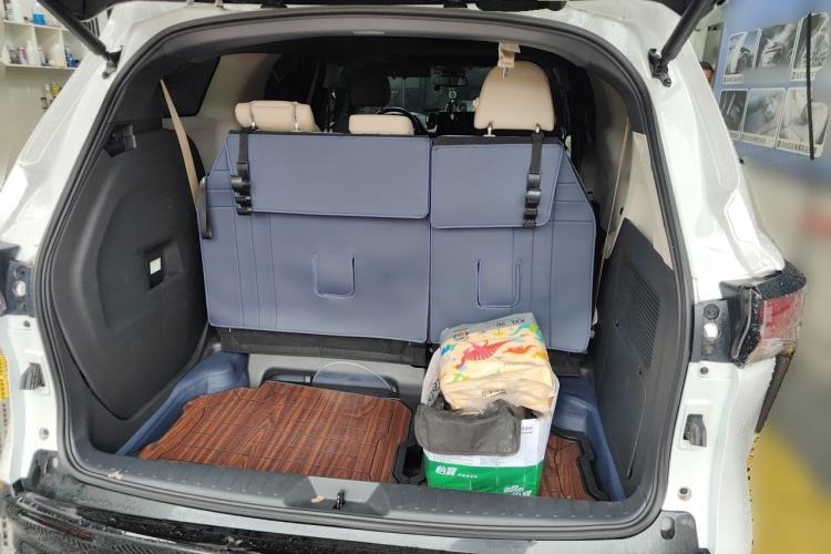 Used Toyota SIENNA 2021 2.5L Hybrid Luxury Edition Trunk