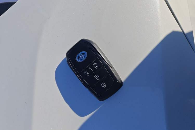 Used Toyota SIENNA 2021 2.5L Hybrid Comfort Edition Vehicle Key