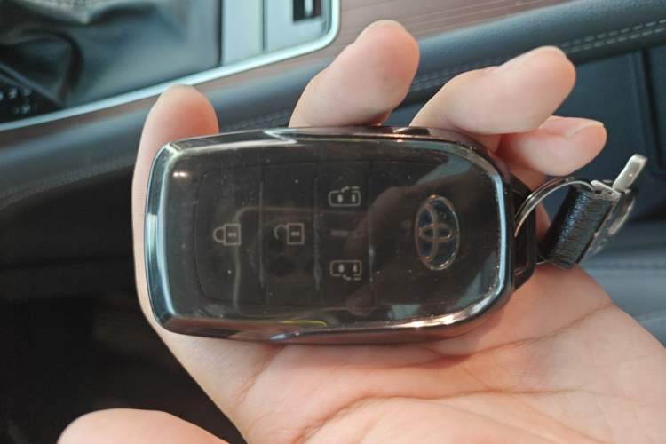 Used Toyota SIENNA 2021 2.5L Hybrid Luxury Welfare Edition Vehicle Key