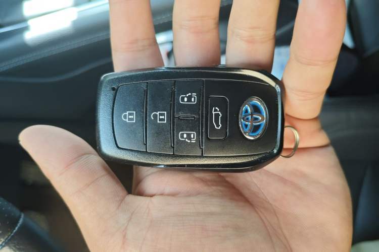 Used Toyota SIENNA 2021 2.5L Hybrid Ultimate Edition Vehicle Key