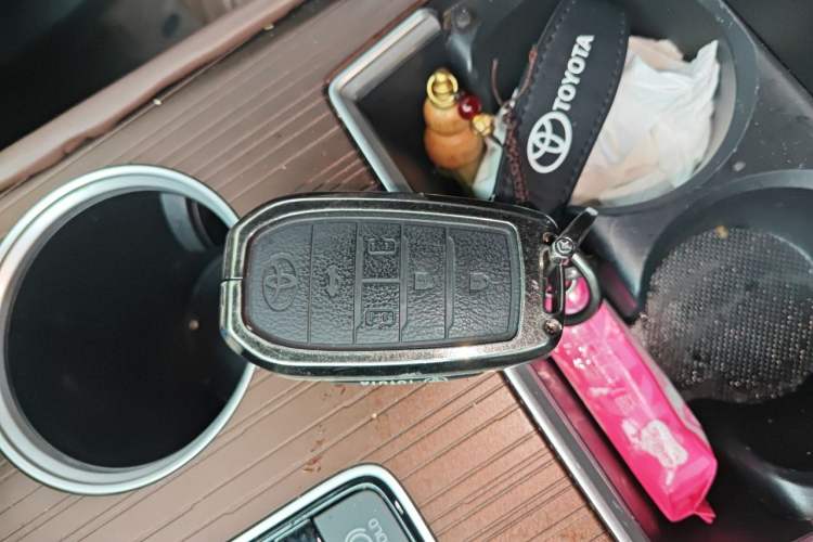 Used Toyota SIENNA 2021 2.5L Hybrid Comfort Edition Vehicle Key