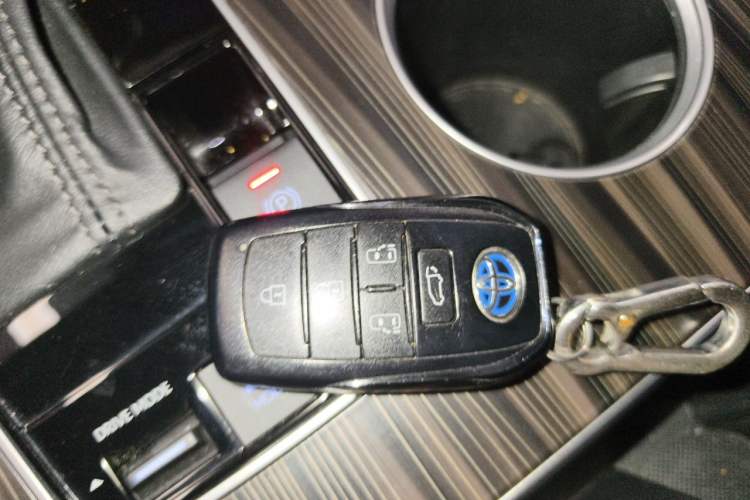 Used Toyota SIENNA 2021 2.5L Hybrid Ultimate Edition Vehicle Key