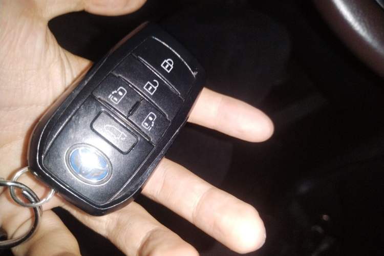 Used Toyota SIENNA 2021 2.5L Hybrid Platinum Edition Vehicle Key