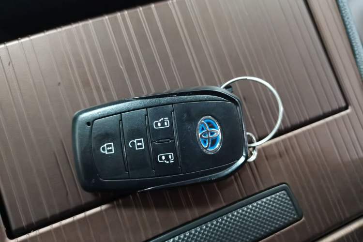 Used Toyota SIENNA 2021 2.5L Hybrid Comfort Edition Vehicle Key