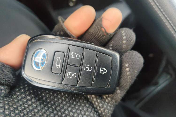 Used Toyota SIENNA 2021 2.5L Hybrid Ultimate Edition Vehicle Key
