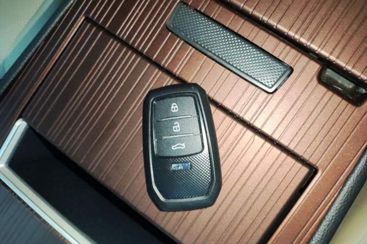 Used Toyota SIENNA 2021 2.5L Hybrid Luxury Edition Vehicle Key