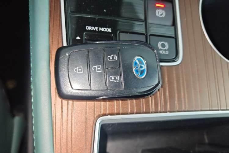 Used Toyota SIENNA 2021 2.5L Hybrid Comfort Edition Vehicle Key