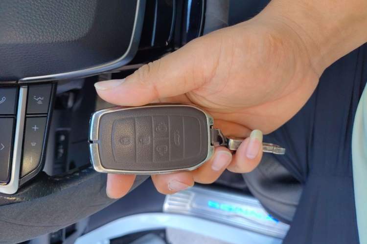 Used Toyota SIENNA 2021 2.5L Hybrid Premium Edition Vehicle Key