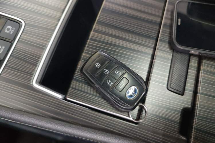 Used Toyota SIENNA 2021 2.5L Hybrid Ultimate Edition Vehicle Key