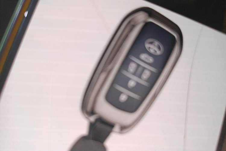 Used Toyota SIENNA 2021 2.5L Hybrid Premium Edition Vehicle Key