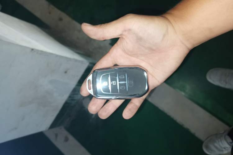 Used Toyota SIENNA 2021 2.5L Hybrid Premium Edition Vehicle Key