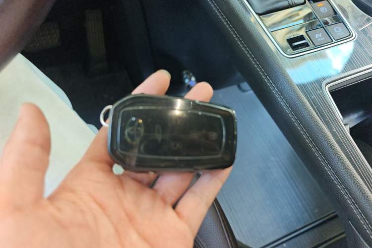 Used Toyota SIENNA 2021 2.5L Hybrid Platinum Edition Vehicle Key