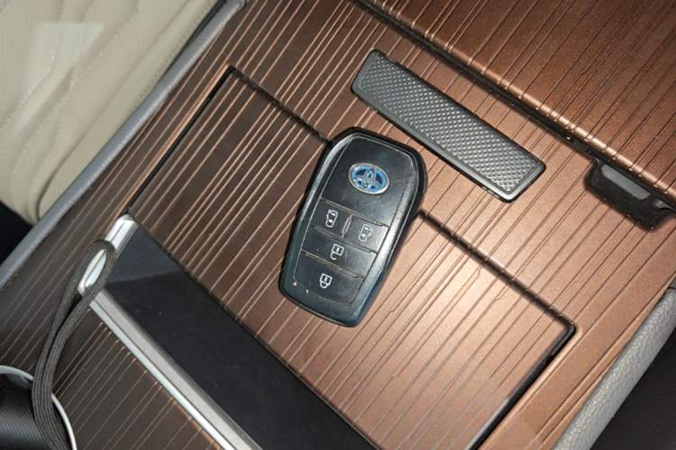 Used Toyota SIENNA 2021 2.5L Hybrid Comfort Edition Vehicle Key