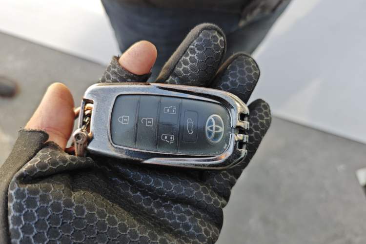 Used Toyota SIENNA 2021 2.5L Hybrid Ultimate Edition Vehicle Key