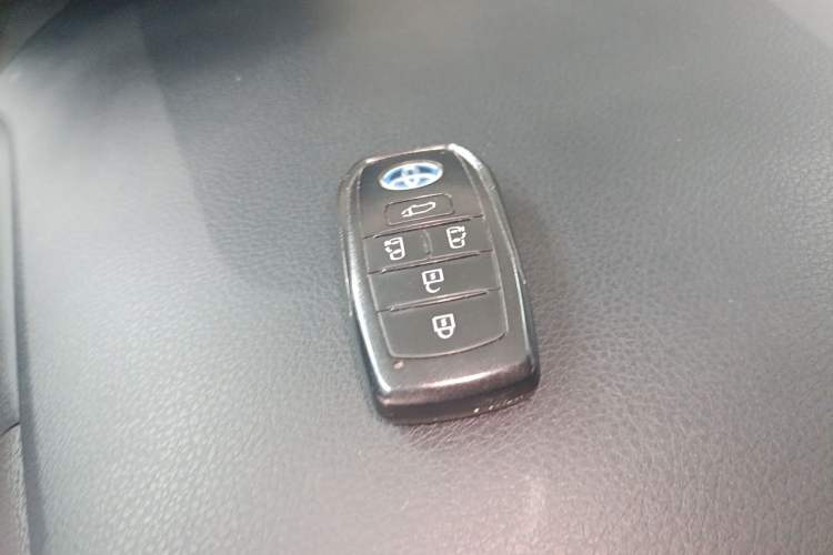 Used Toyota SIENNA 2021 2.5L Hybrid Premium Edition Vehicle Key