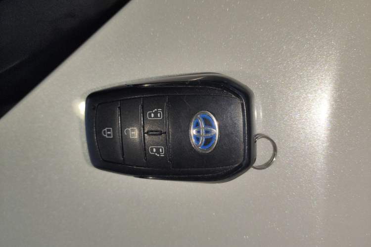 Used Toyota SIENNA 2021 2.5L Hybrid Comfort Edition Vehicle Key