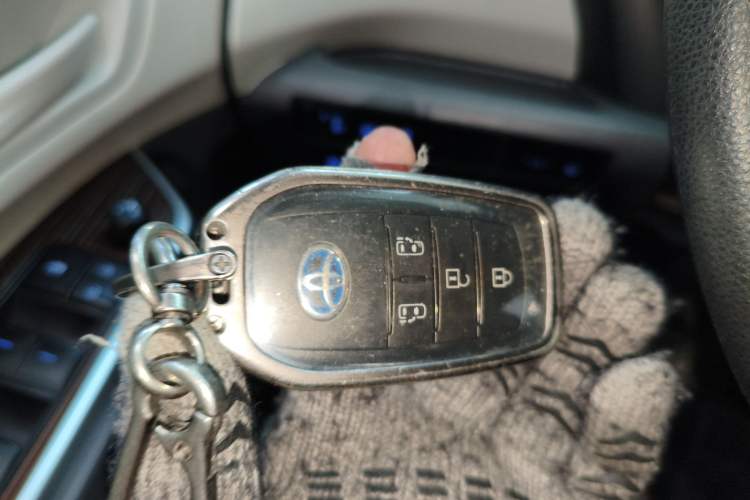 Used Toyota SIENNA 2021 2.5L Hybrid Comfort Edition Vehicle Key