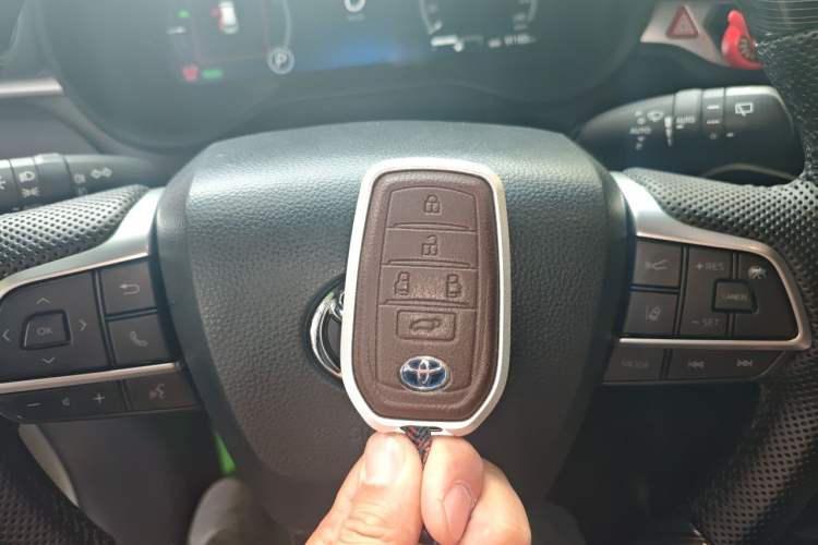 Used Toyota SIENNA 2021 2.5L Hybrid Ultimate Edition Vehicle Key