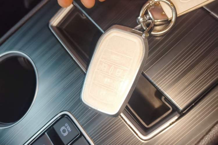 Used Toyota SIENNA 2021 2.5L Hybrid Platinum Edition Vehicle Key