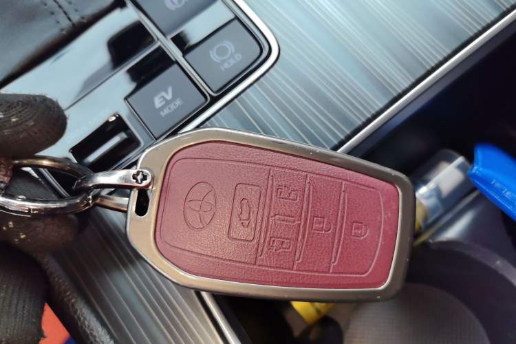 Used Toyota SIENNA 2021 2.5L Hybrid Platinum Edition Vehicle Key