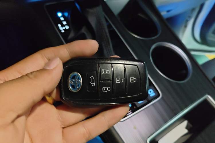 Used Toyota SIENNA 2021 2.5L Hybrid Ultimate Edition Vehicle Key