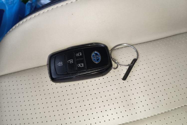 Used Toyota SIENNA 2021 2.5L Hybrid Comfort Edition Vehicle Key