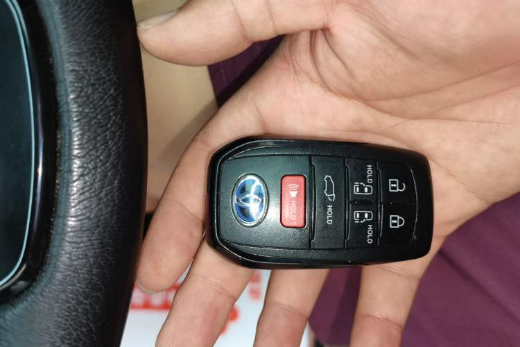 Used Toyota SIENNA  Vehicle Key