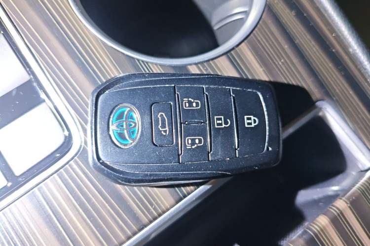 Used Toyota SIENNA 2021 2.5L Hybrid Ultimate Edition Vehicle Key
