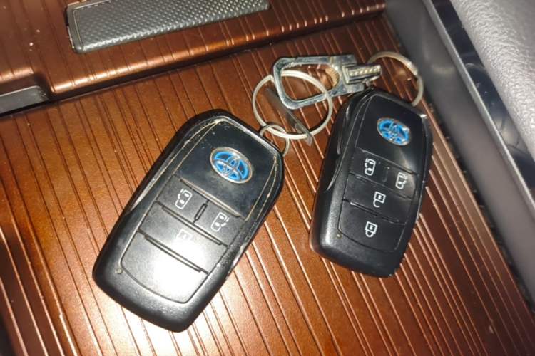 Used Toyota SIENNA 2021 2.5L Hybrid Comfort Edition Vehicle Key