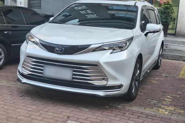 Used Toyota SIENNA 2021 2.5L Hybrid Platinum Edition
