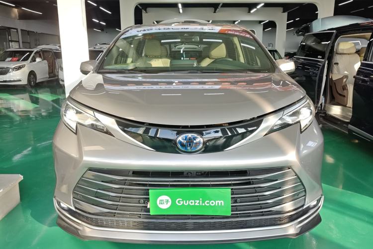 Used Toyota SIENNA 2021 2.5L Hybrid Luxury Edition Front