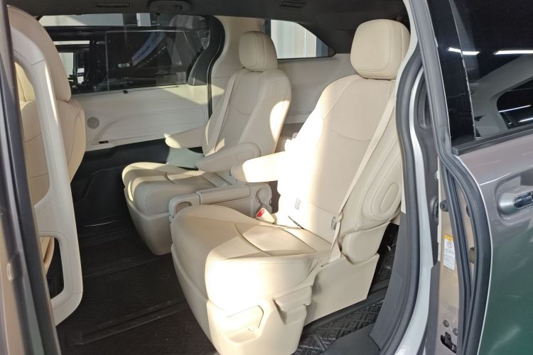 Used Toyota SIENNA 2021 2.5L Hybrid Luxury Edition Left Rear Seat