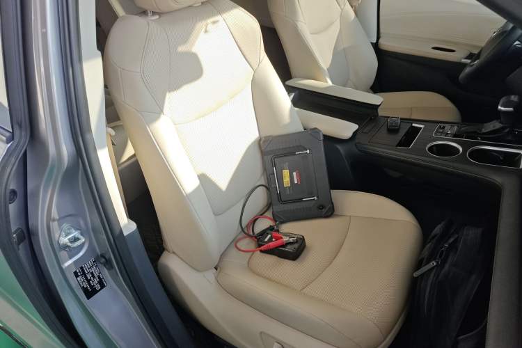 Used Toyota SIENNA 2021 2.5L Hybrid Luxury Edition Right Front Seat