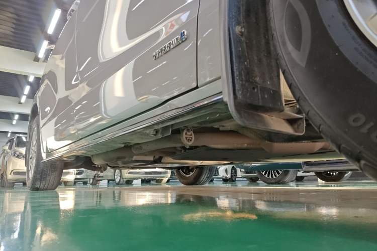 Used Toyota SIENNA 2021 2.5L Hybrid Luxury Edition Right Side Sill