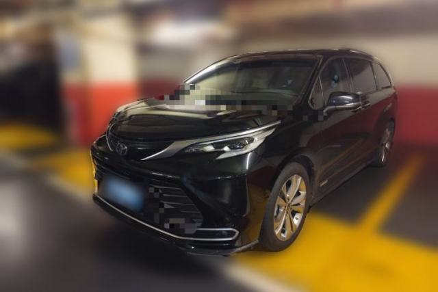 Used Toyota SIENNA 2023 2.5L Hybrid Deluxe Edition
