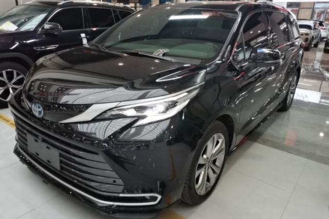 Used Toyota SIENNA 2023 2.5L Hybrid Deluxe Edition