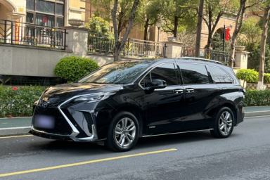 Used Toyota SIENNA 2023 2.5L Hybrid Comfort Edition