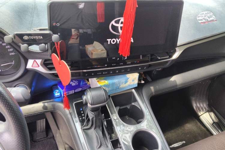 Used Toyota SIENNA 2023 2.5L Hybrid Deluxe Edition Audio And AC Panel
