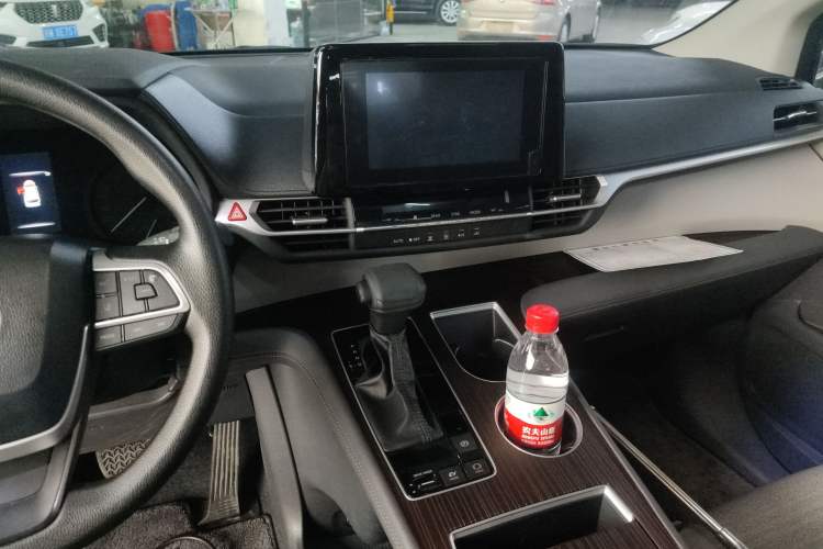 Used Toyota SIENNA 2023 2.5L Hybrid Comfort Edition Audio And AC Panel