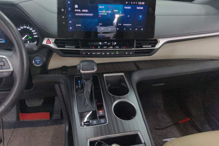 Used Toyota SIENNA 2023 2.5L Hybrid Deluxe Edition Audio And AC Panel