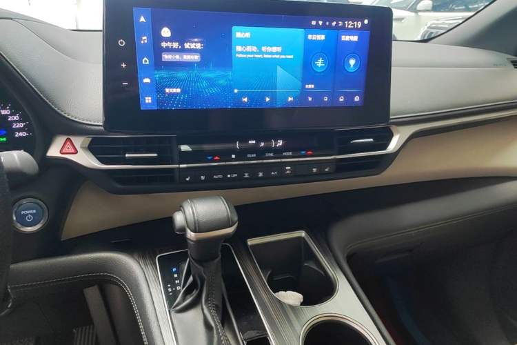 Used Toyota SIENNA 2023 2.5L Hybrid Deluxe Edition Audio And AC Panel