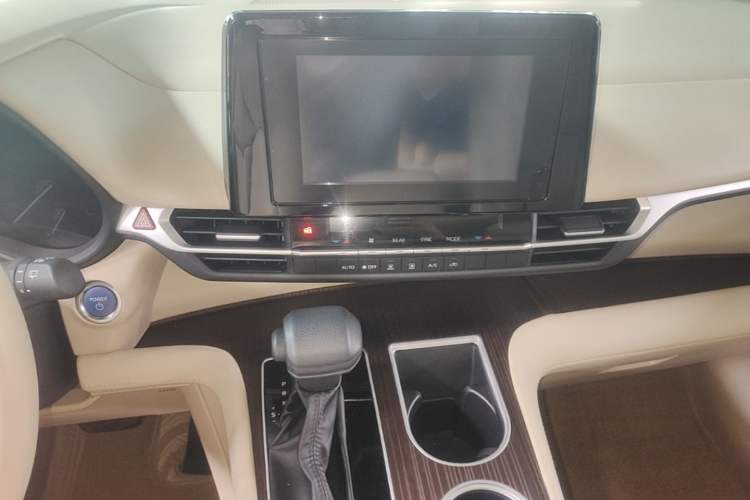 Used Toyota SIENNA 2023 2.5L Hybrid Comfort Edition Audio And AC Panel
