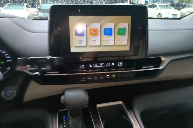Used Toyota SIENNA 2023 2.5L Hybrid Comfort Edition Audio And AC Panel