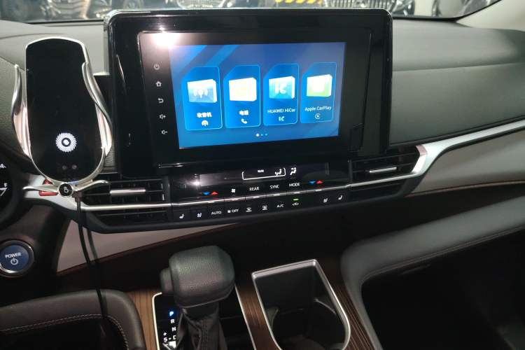 Used Toyota SIENNA 2023 2.5L Hybrid Comfort Edition Audio And AC Panel