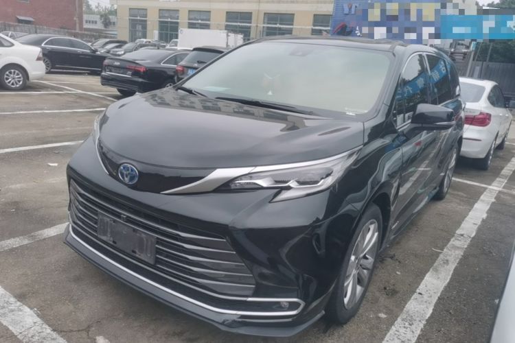 Toyota SIENNA 2023 2.5L Hybrid Deluxe Edition