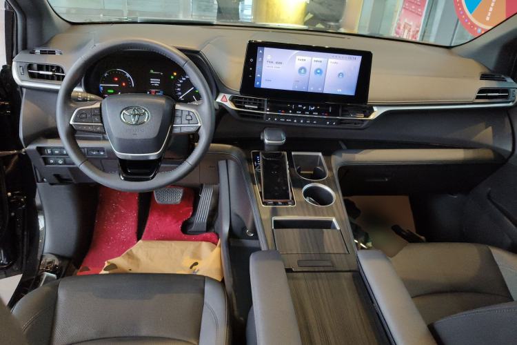 Used Toyota SIENNA 2023 2.5L Hybrid Deluxe Edition Center Console