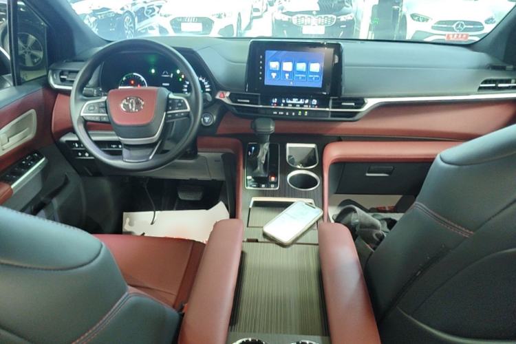 Used Toyota SIENNA 2023 2.5L Hybrid Comfort Edition Center Console
