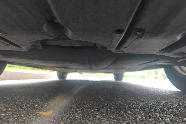 Used Toyota SIENNA 2023 2.5L Hybrid Comfort Edition Chassis Front