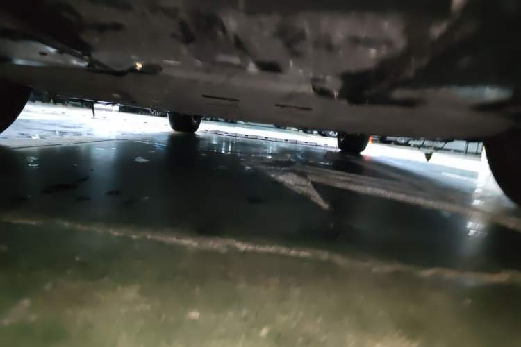 Used Toyota SIENNA 2023 2.5L Hybrid Comfort Edition Chassis Front