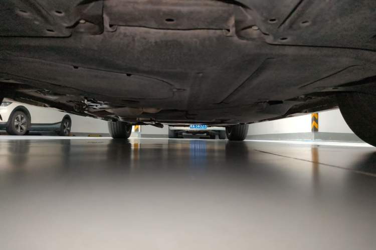 Used Toyota SIENNA 2023 2.5L Hybrid Deluxe Edition Chassis Front
